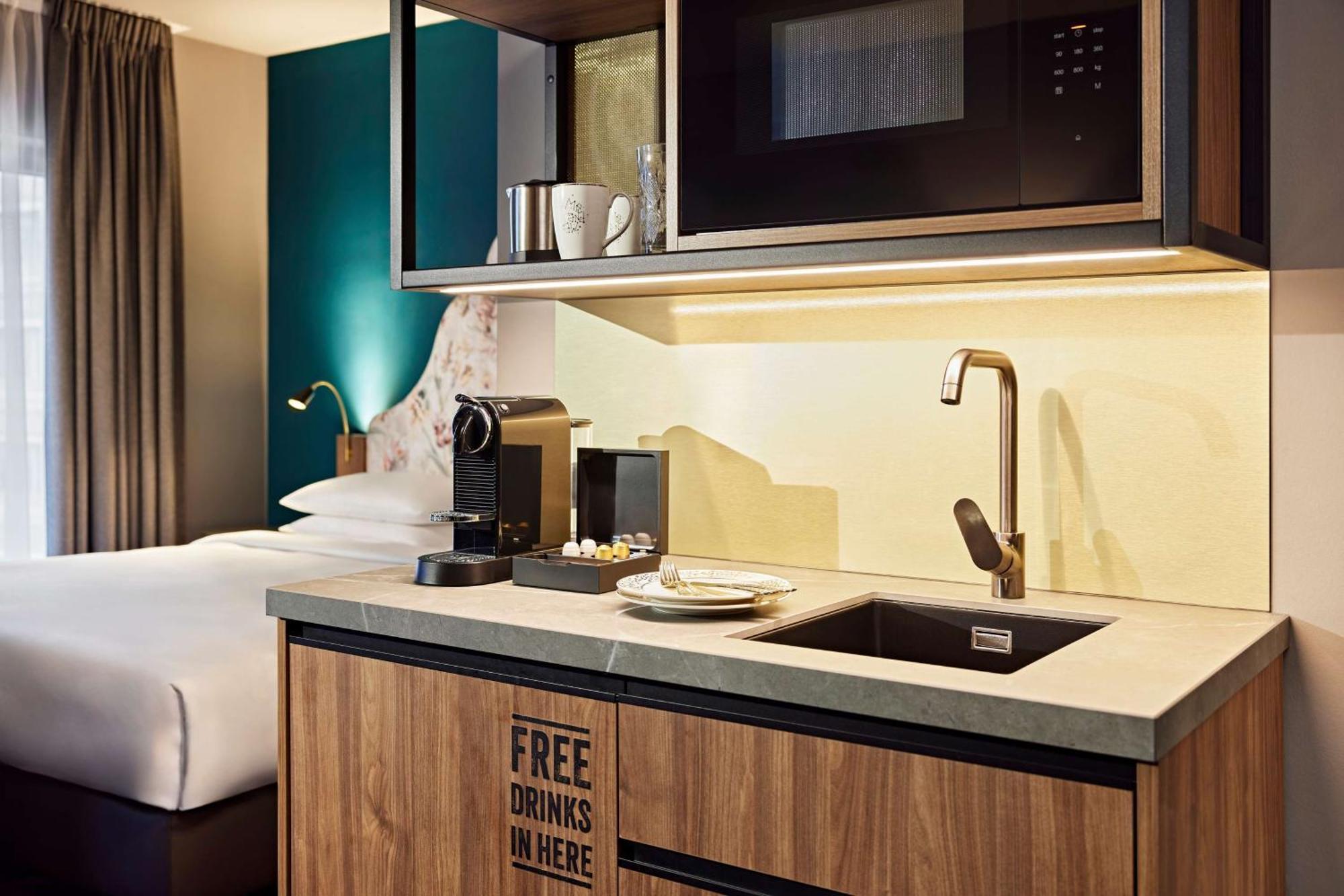 Me And Oberkassel, By Hyatt Düsseldorf