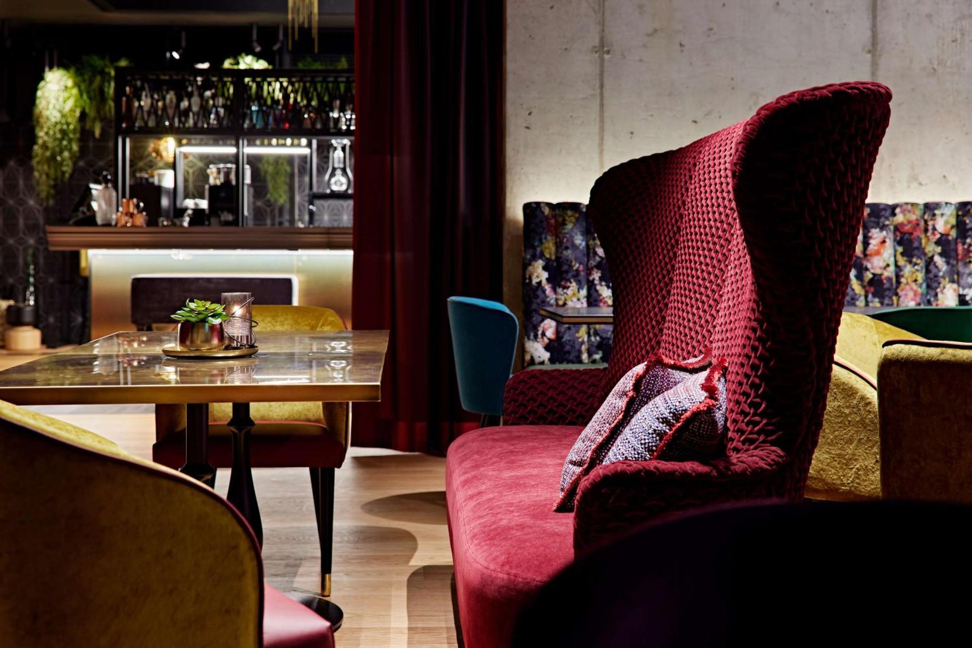 Me And Oberkassel, By Hyatt 4* Düsseldorf