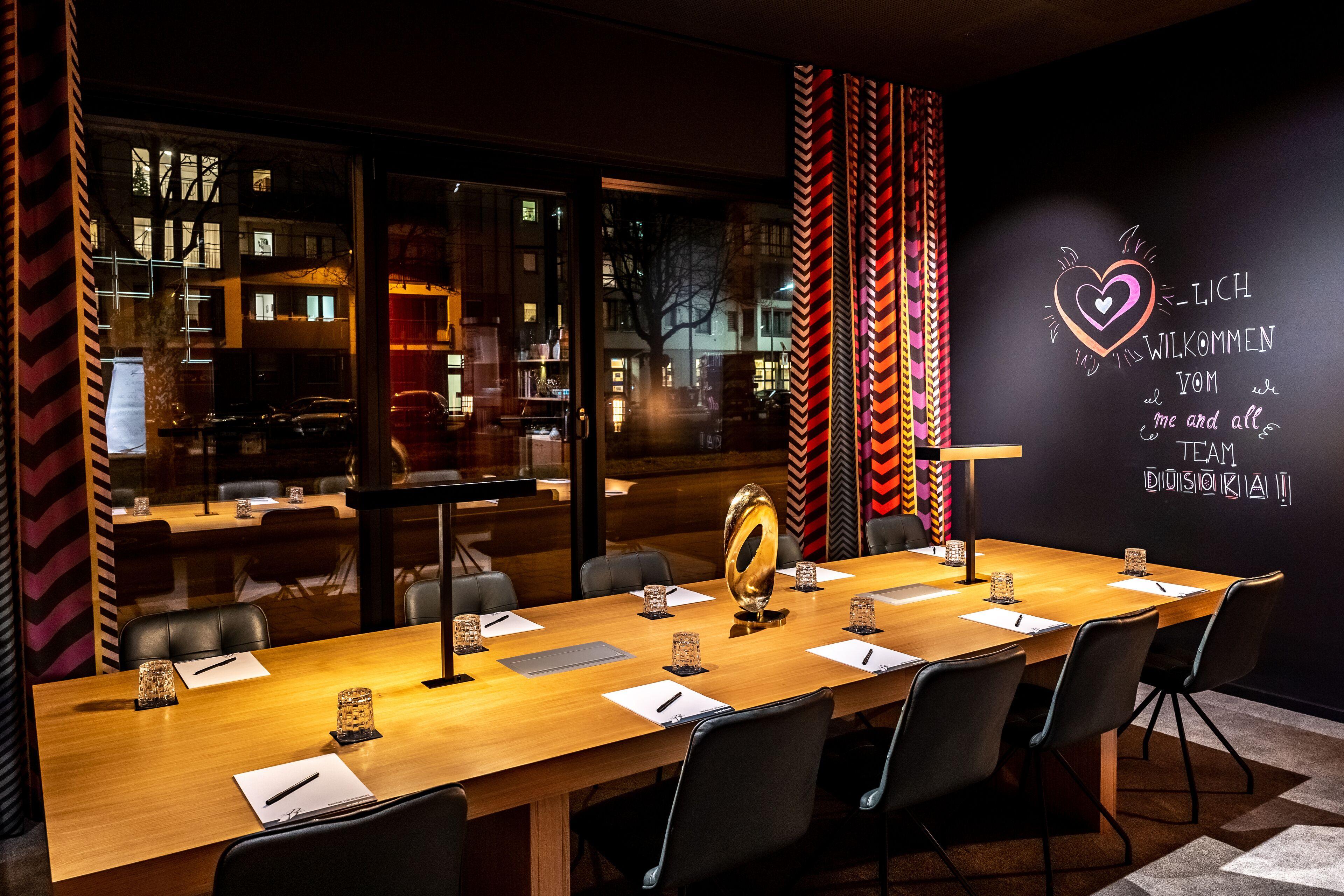 Me And Oberkassel, By Hyatt 4* Düsseldorf