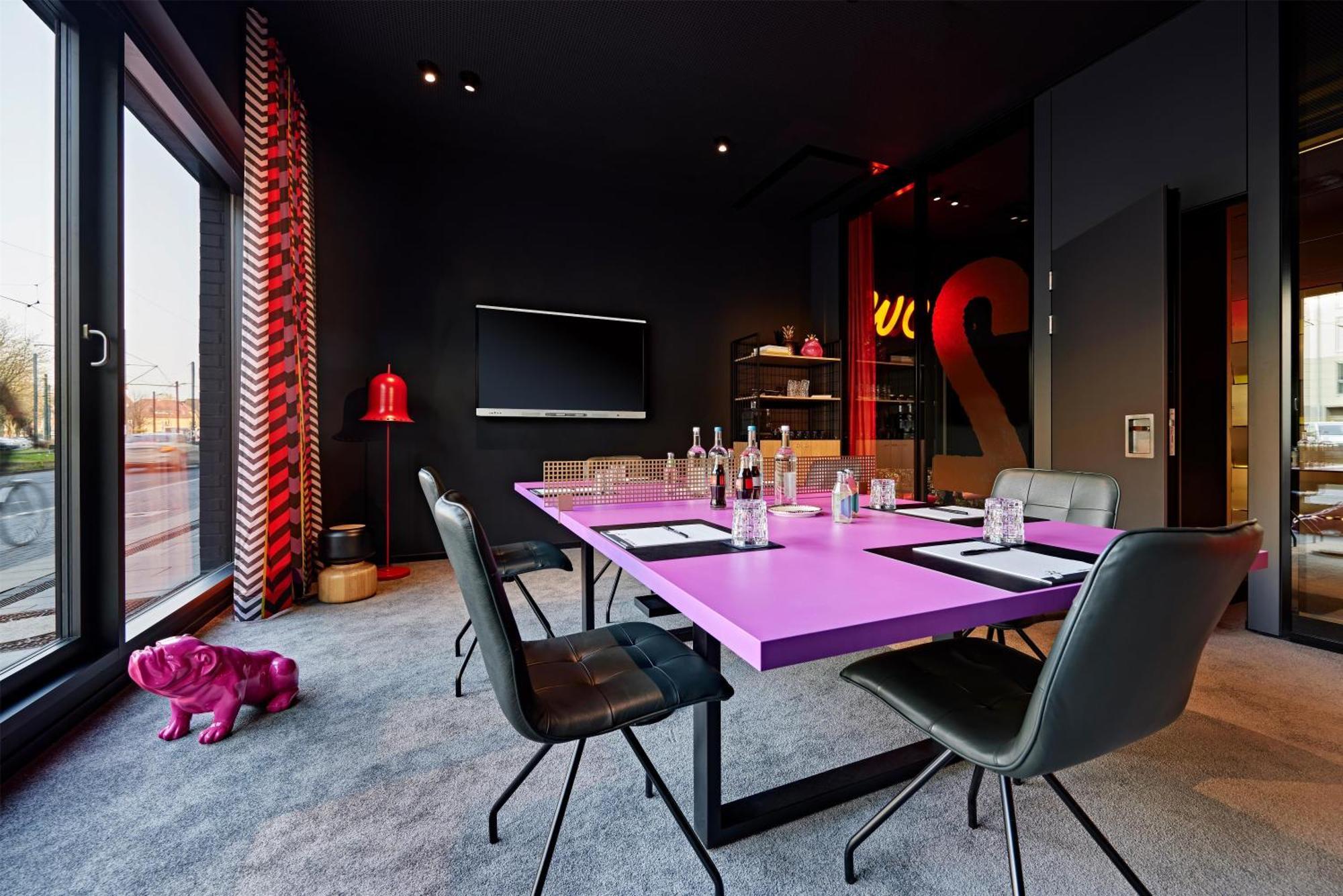 Me And Oberkassel, By Hyatt Dusseldorf