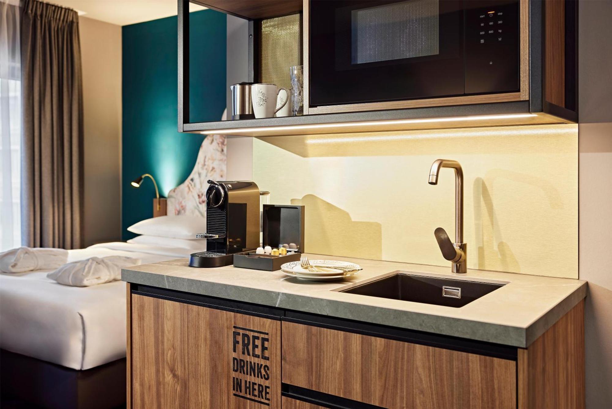 Me And Oberkassel, By Hyatt Dusseldorf