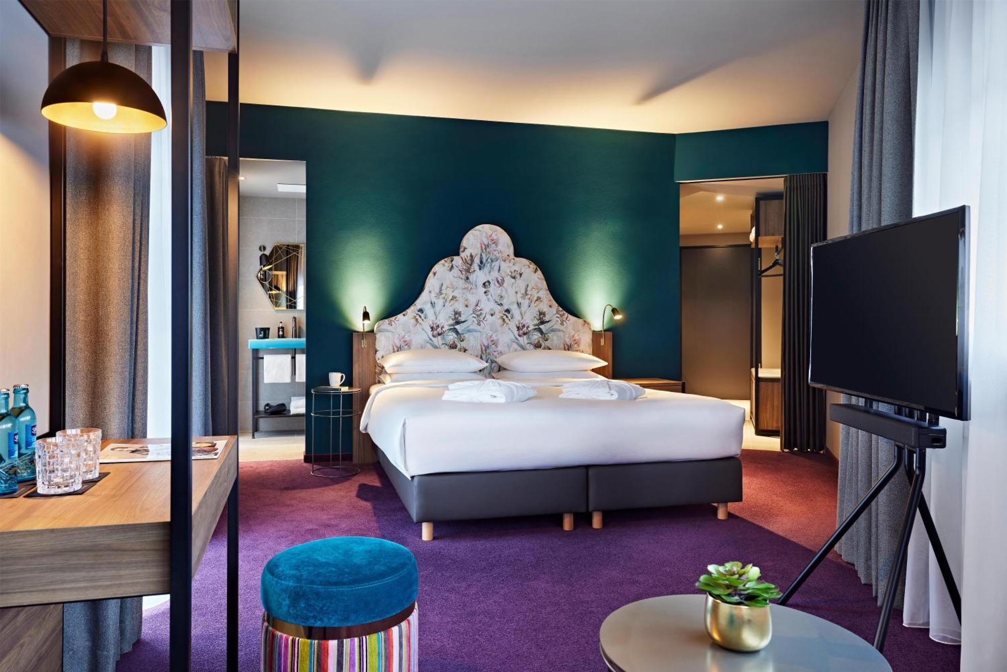 Me And Oberkassel, By Hyatt Hotel 4*