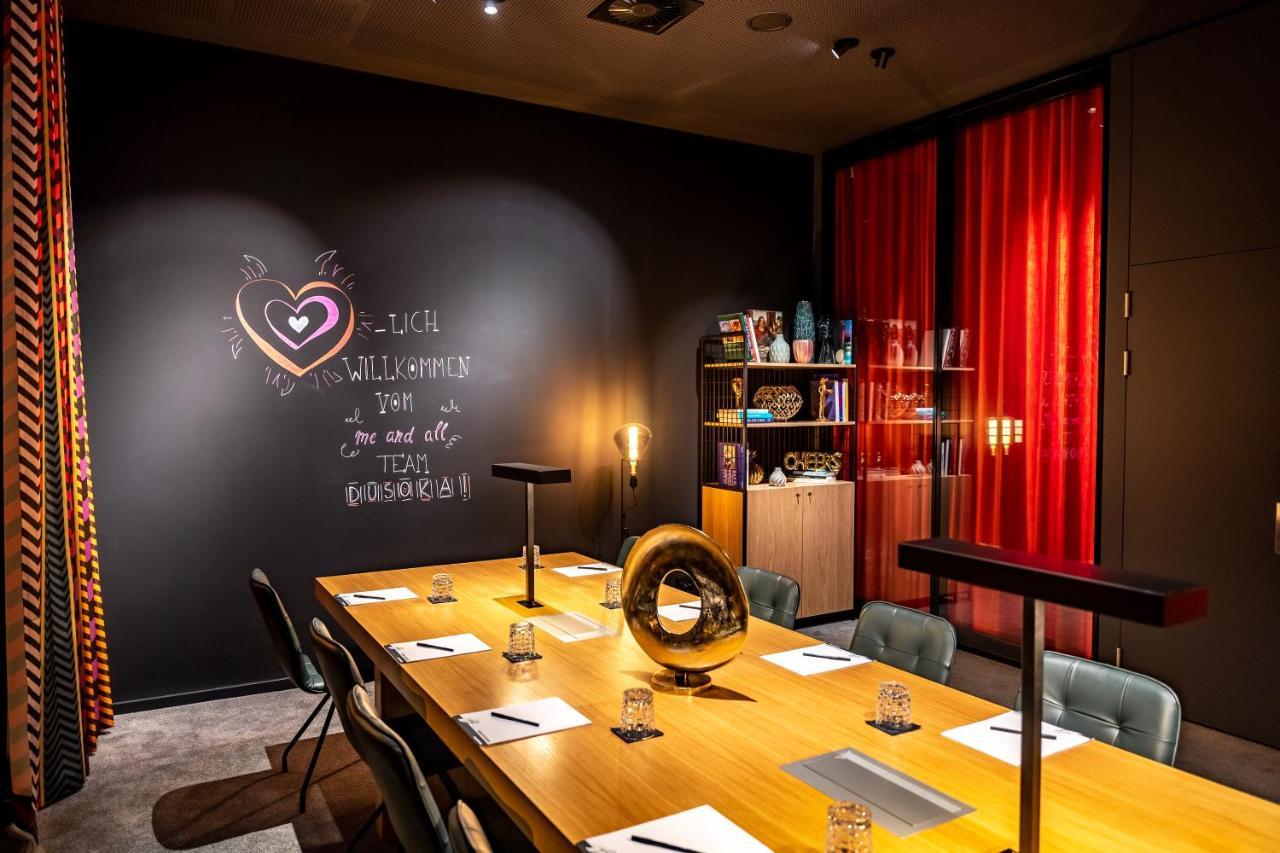 Me And Oberkassel, By Hyatt Hotel Dusseldorf