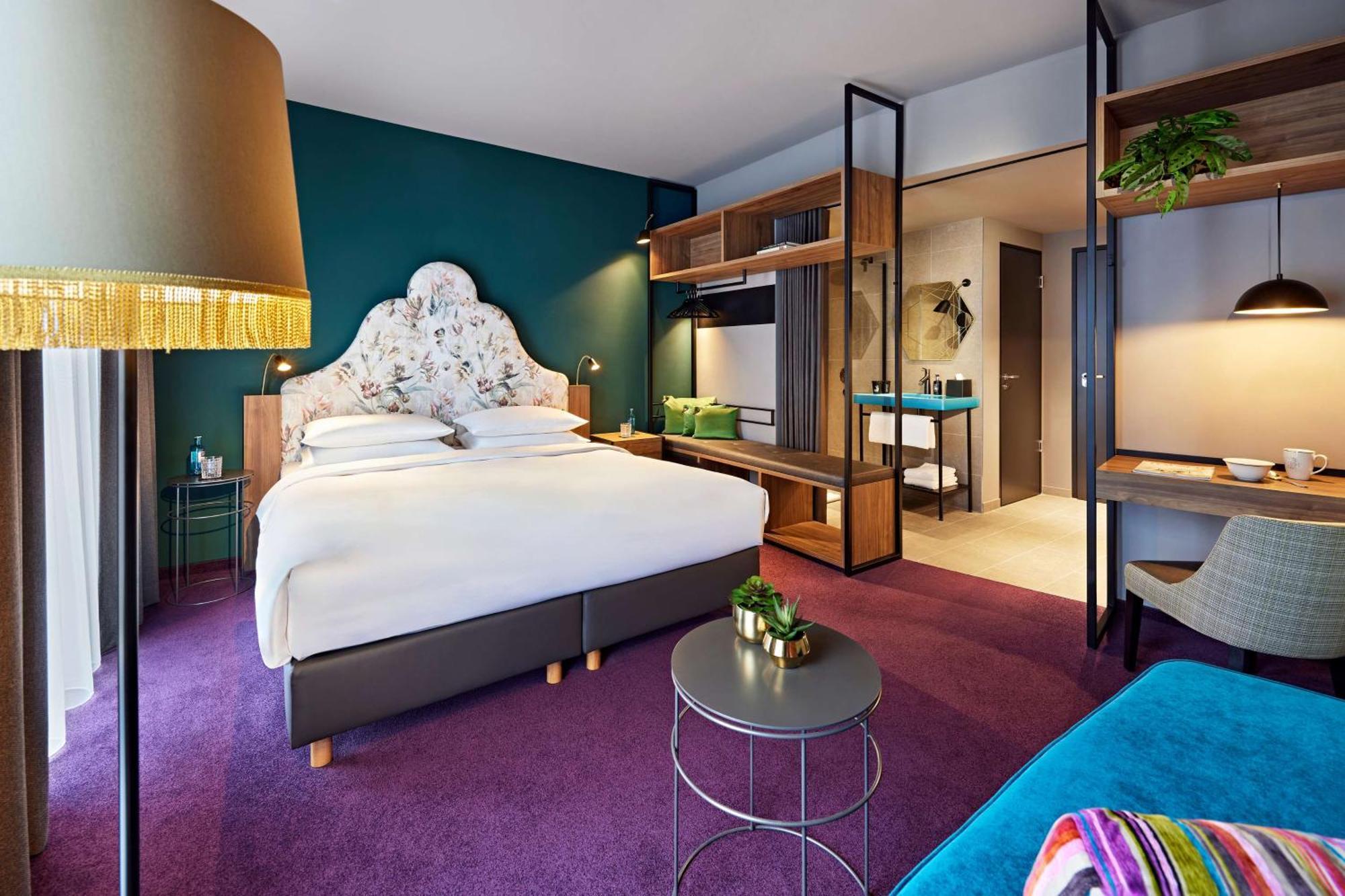 Me And Oberkassel, By Hyatt 4* Dusseldorf