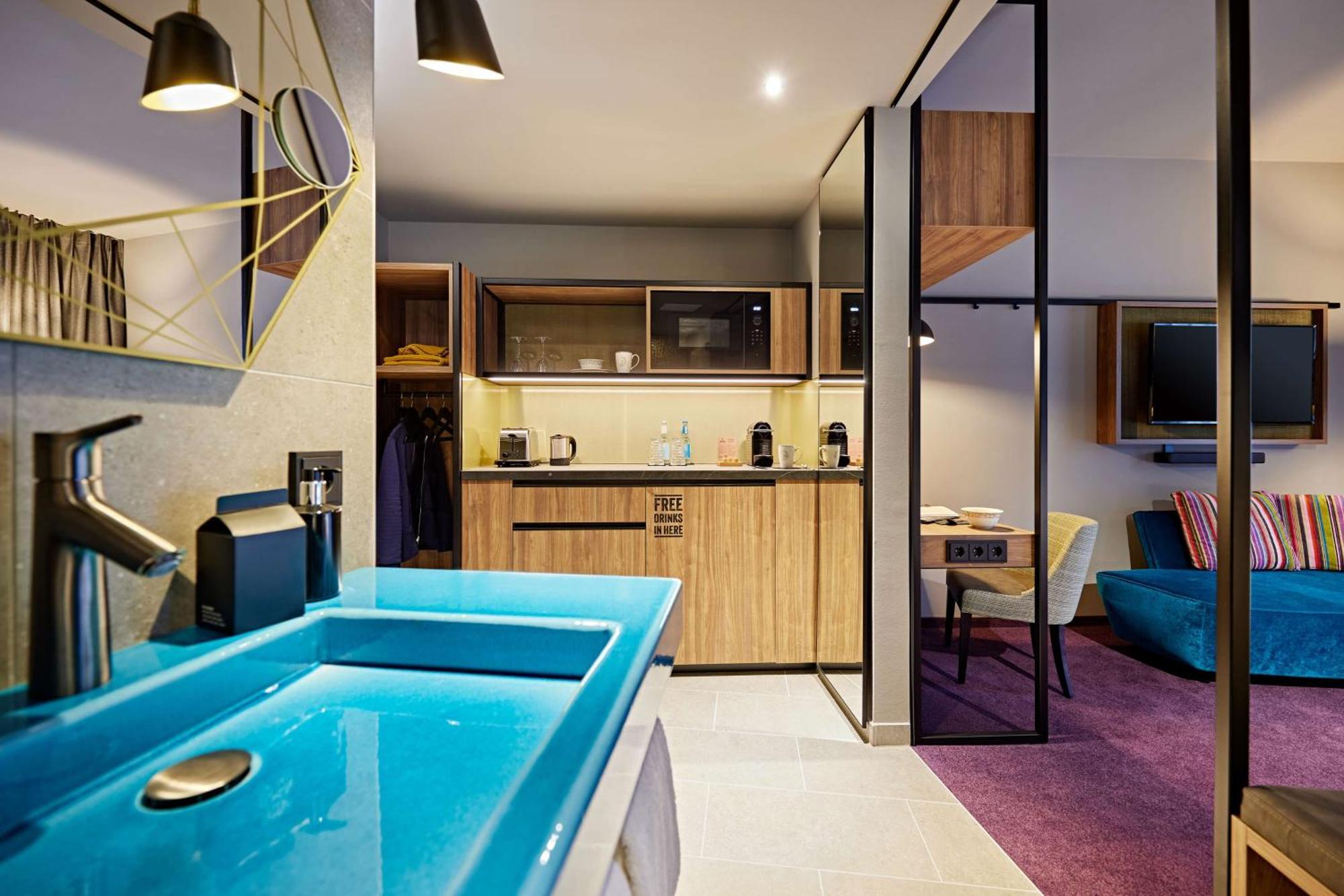 Me And Oberkassel, By Hyatt Hotel 4*