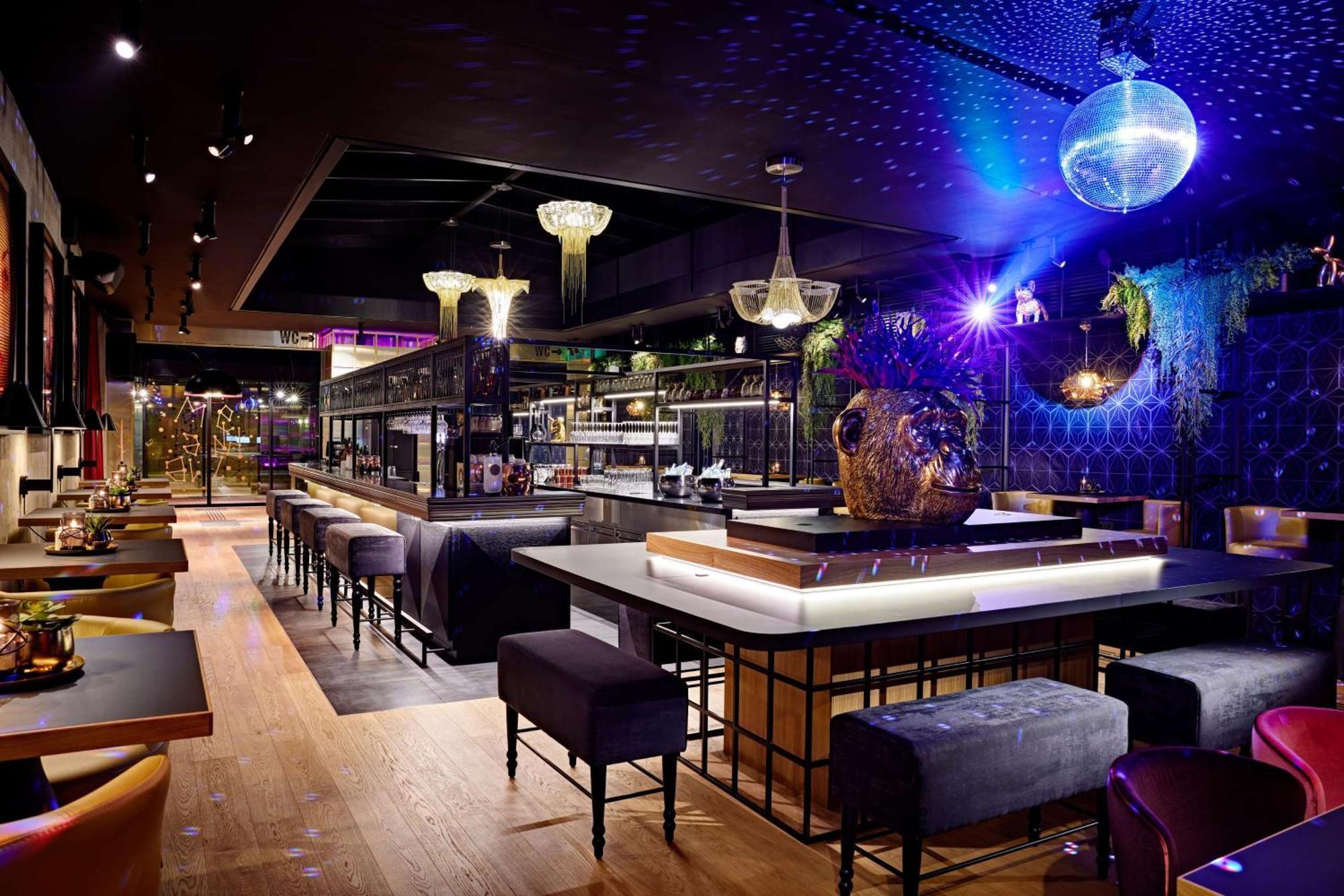 Me And Oberkassel, By Hyatt Dusseldorf