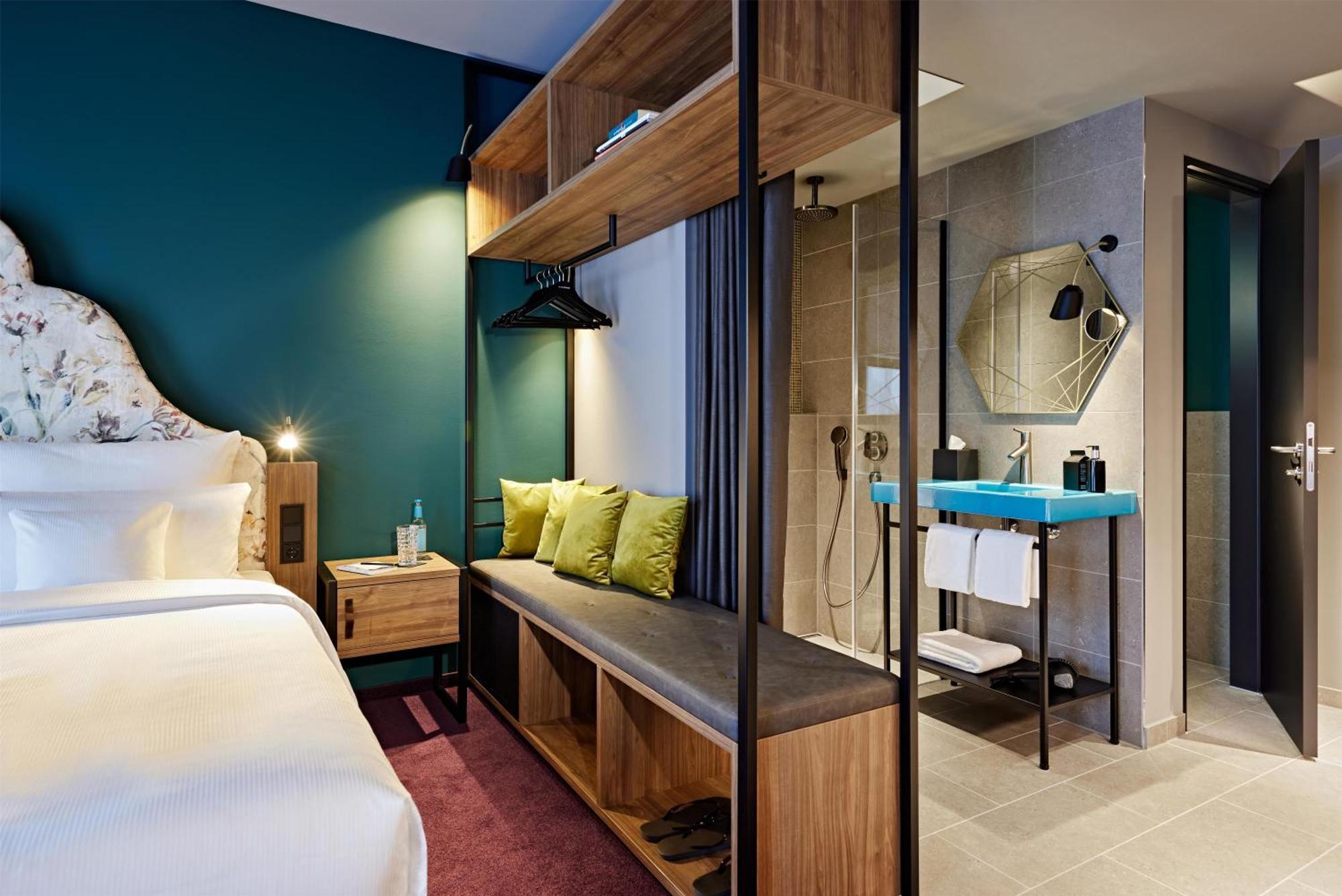 Me And Oberkassel, By Hyatt 4* Düsseldorf